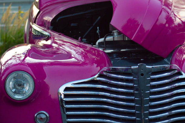 紫色旧学院车图片下载