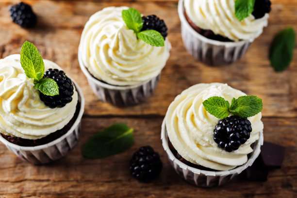 脉搏(Pulse)是衡量一张照片受欢迎程度的分数(满分为100分)。Pulse是由一个算法计算出来的，它是唯一的500px，基于你的照片在社区的喜欢和活动。脉冲算法的设计是为了促进日常e图片下载