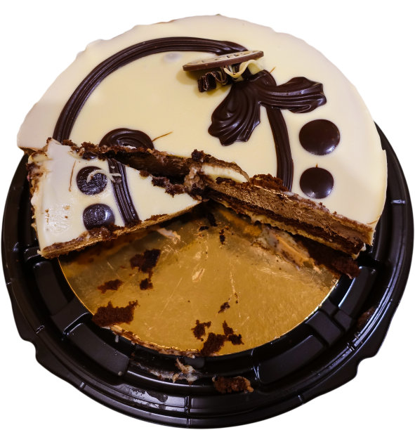 美味的蛋糕特写孤立在一个白色的背景。图片下载