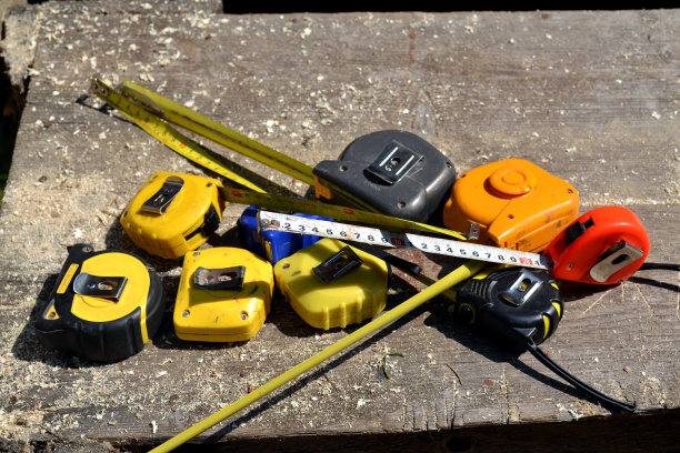 轮盘在建筑中使用的一堆轮盘图片下载