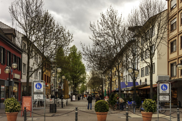 克尔德国春天的购物区图片下载