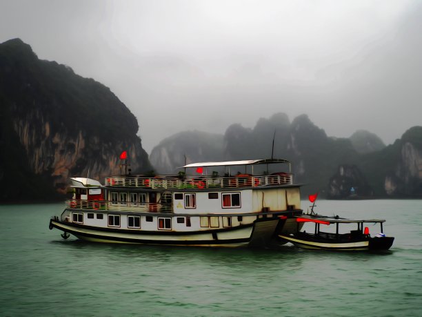 下龙湾的船图片下载