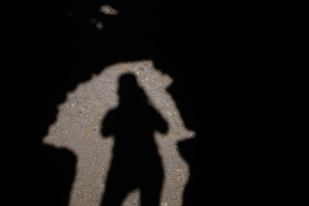 入口处的阴影图片下载