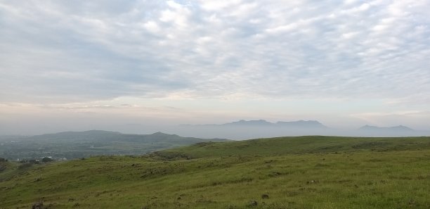 山顶的风景图片下载