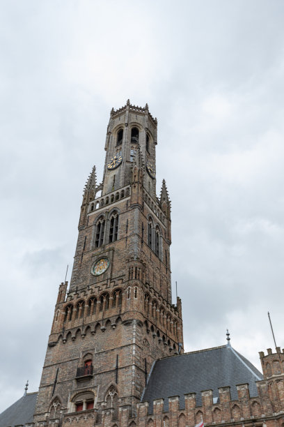 历史悠久的布鲁日市中心全景图片下载