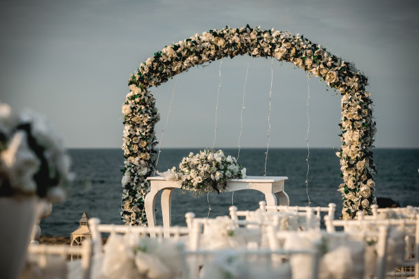 沙滩上的婚礼概念图片下载