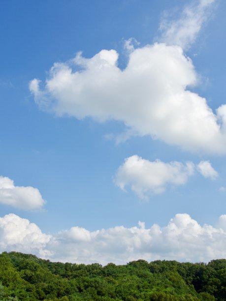 韩国的山、云、蓝天、清州城图片下载