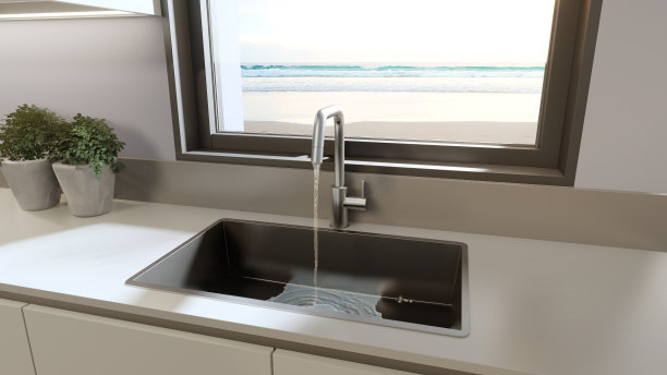 海滨别墅现代海景厨房的白色干净柜台和橱柜。图片下载