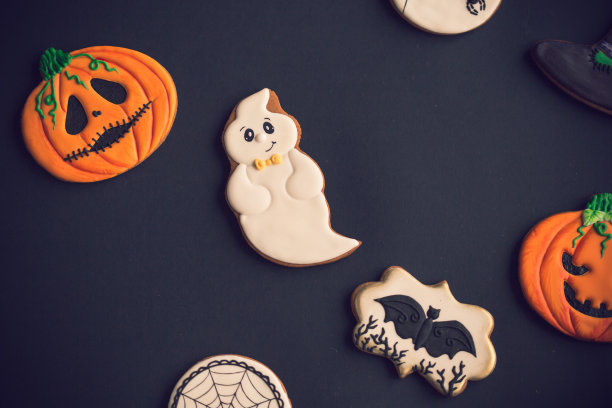 万圣节饼干的黑色背景图片下载