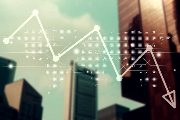 用交通系统模糊了首都城镇的许多建筑，双曝光曲线下行趋势和以阳光为背景的技术图标。图片下载