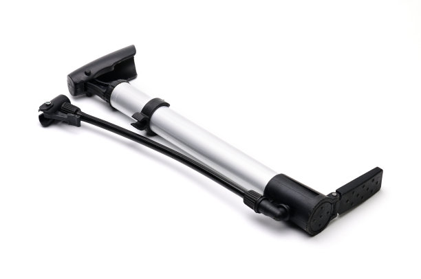 在白色背景上抽气的泵和针图片下载