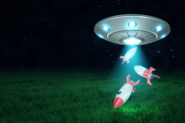 三维渲染的UFO在绿色田野下的夜晚天空与三个小的太空火箭从其打开的舱口坠落。图片下载