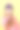 女孩戴着帽子，格子衬衫微笑在橙色的背景图片下载