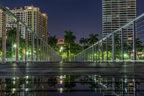 反光的黎明图片下载