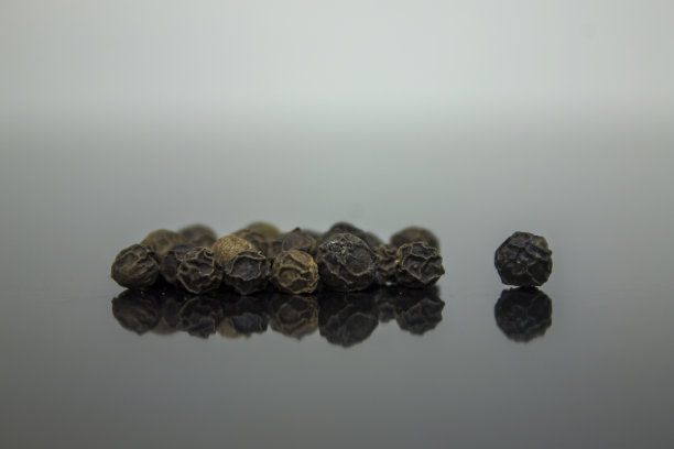 黑胡椒粒图片下载