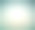 闪亮的太阳和雾蒙蒙的青色天空图片下载