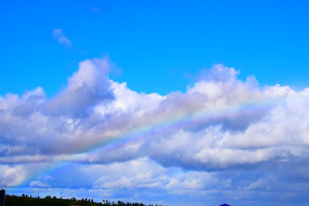 云中的彩虹图片下载