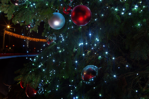 冷杉装饰玩具图片下载