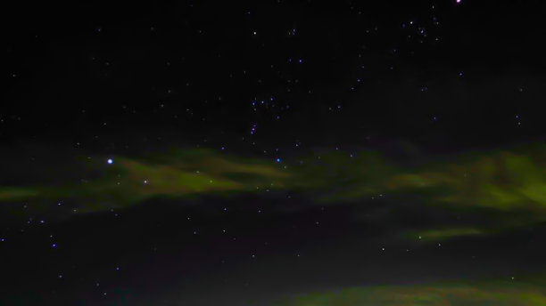 夜间多云图片下载