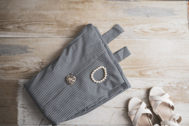 平坦lay的妇女时尚和配件图片下载