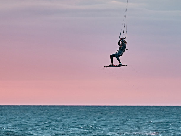 风筝冲浪者日落图片下载