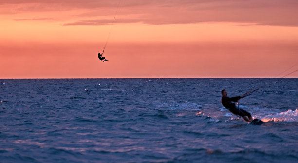 风筝冲浪者日落图片下载