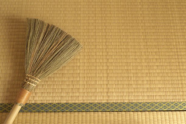 榻榻米-日本传统的席子-和扫帚图片下载