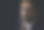 可敬优雅的律师看着镜头图片下载