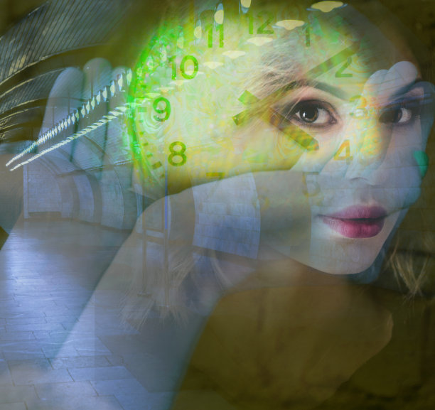 一个女人的艺术肖像和手中的时间图片下载