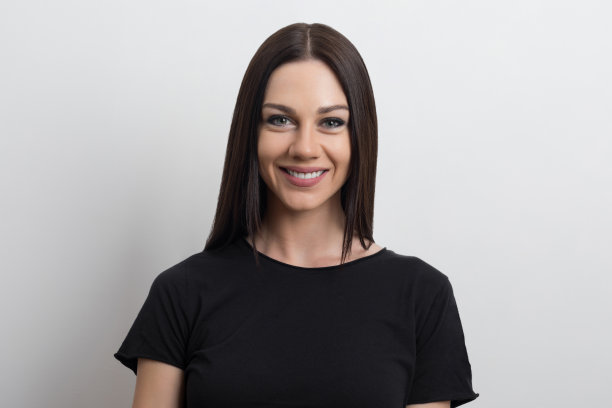 微笑的女人图片下载