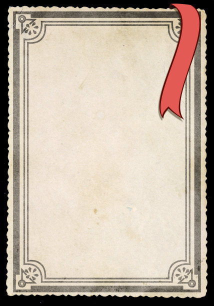 旧的垃圾纸，孤立在黑色背景上。图片下载