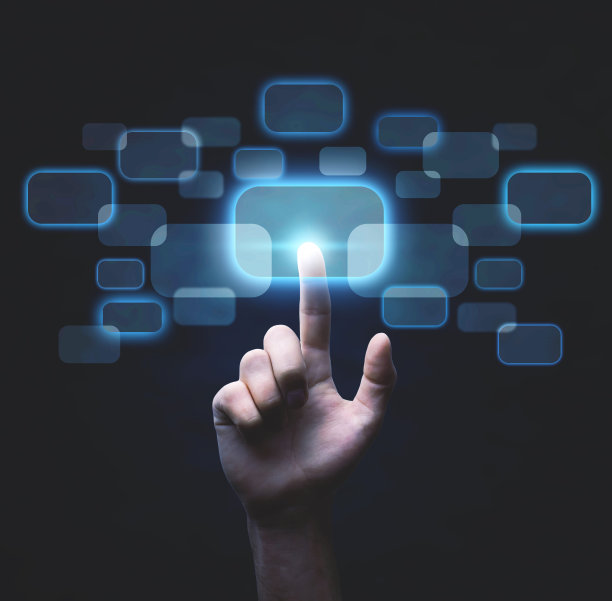 男性手触摸虚拟按键。业务、技术图片下载