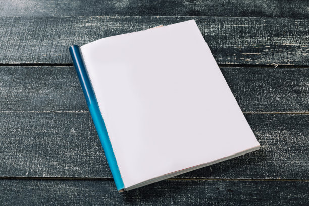 干净的杂志页面。空白页或记事本的模型图片下载