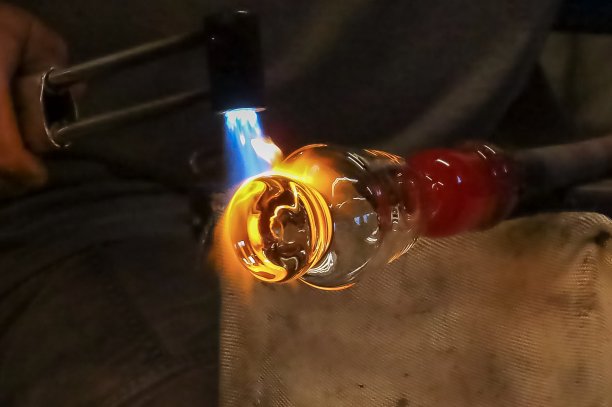 玻璃着火了图片下载