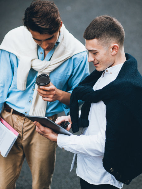 信息技术，现代休闲娱乐的家伙图片下载