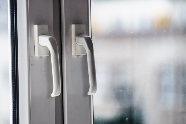 窗框不干净图片下载