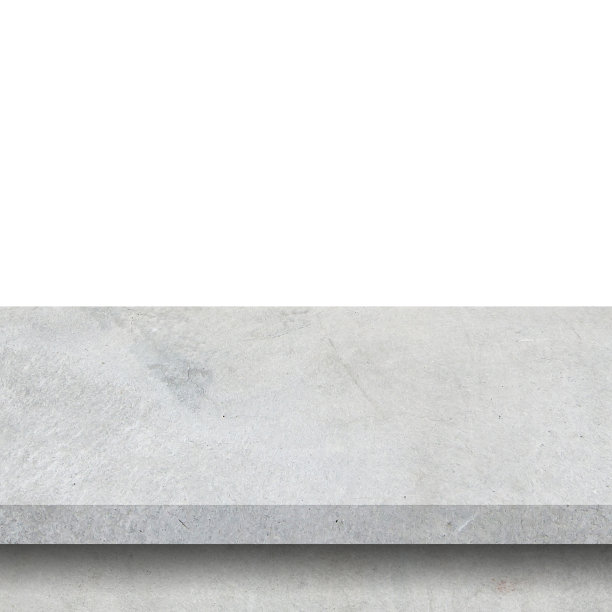 空水泥表上孤立的白色背景与复制空间和显示蒙太奇产品。图片下载