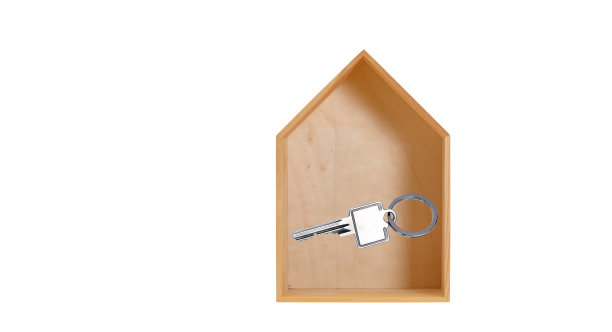 木屋和一把银钥匙图片下载