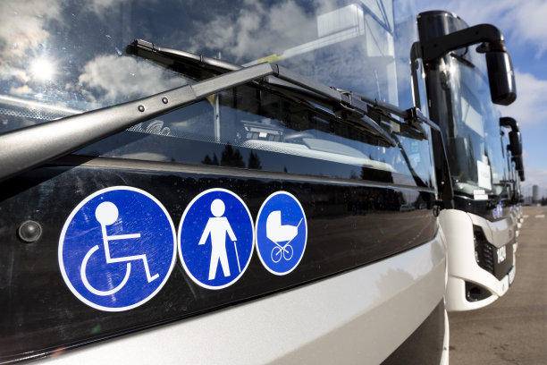 使用石油气的新式巴士图片下载