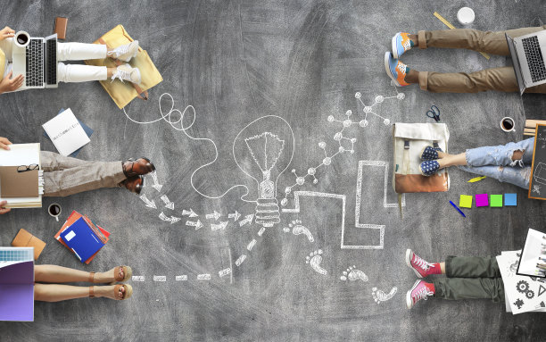 员工的团队精神，创造性和友好的氛围图片下载