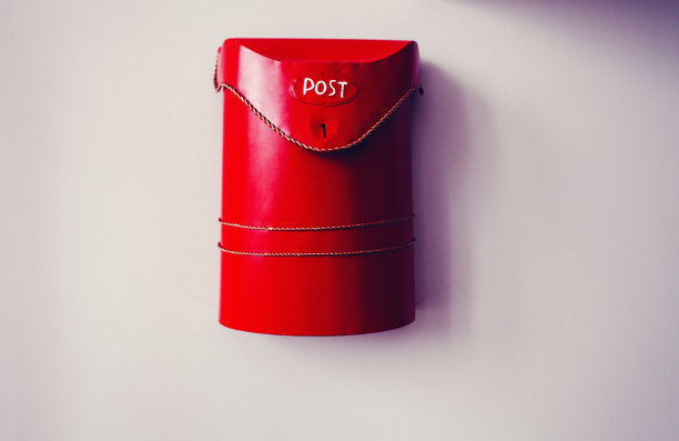 红色的邮箱图片下载