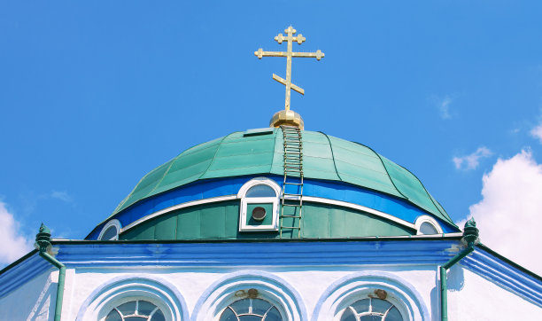 金色十字架的圆屋顶图片下载