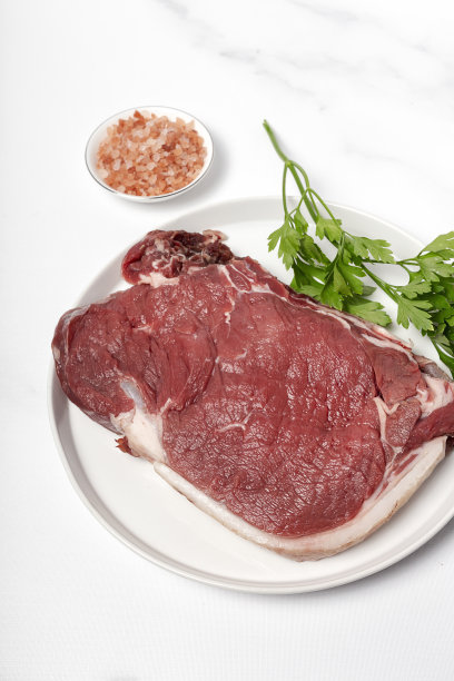 生牛排烧烤，烧烤或烹饪图片下载