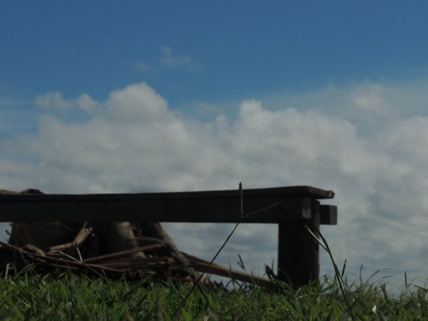 板凳上图片下载