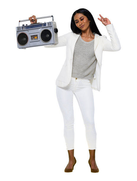 全身/正面视图/一个20-29岁的成年人漂亮的黑发/长发拉丁美洲和西班牙裔女性/年轻女性女商人/商务人士站着穿着商务装/商务休闲装/智能休闲图片下载