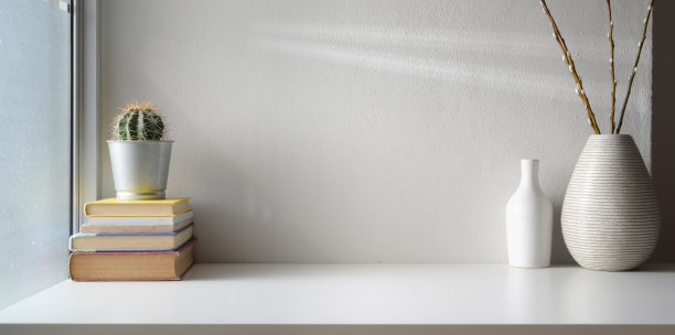 最小的工作空间与空白屏幕数字平板电脑和复制空间图片下载