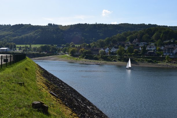 航行在Rursee图片下载