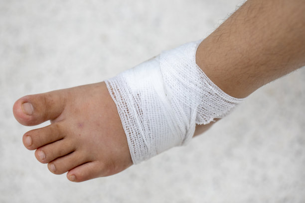 近距离受伤，意外造成的新伤。图片下载