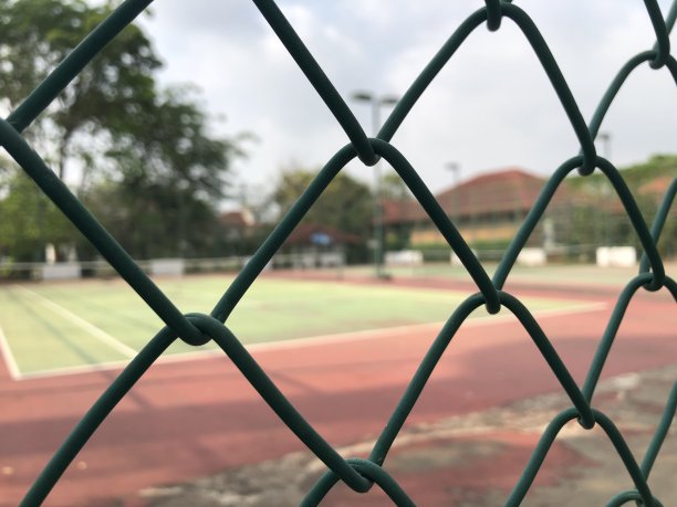 供个人练习的户外网球场图片下载