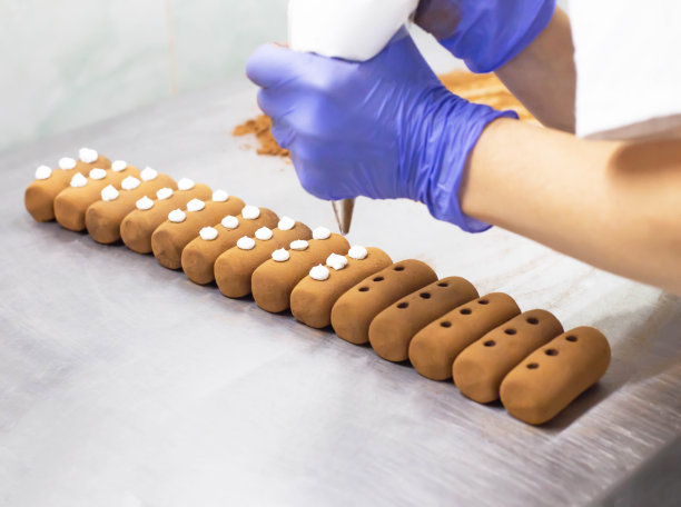 制作巧克力蛋糕用可可土豆，手工制作蛋糕，复制空间图片下载